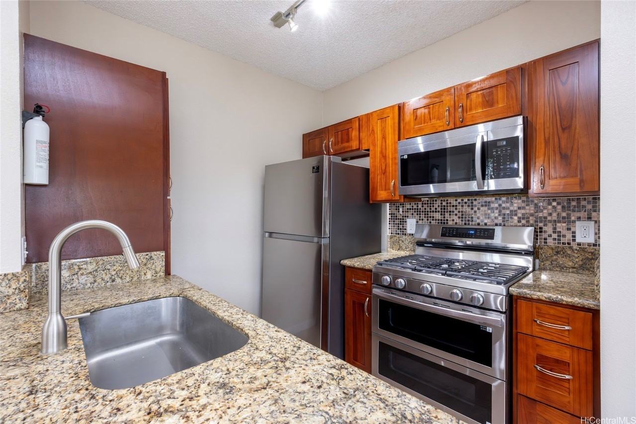 91-271 Hanapouli Cir Apt 14e #14E - Photo 6 of 16