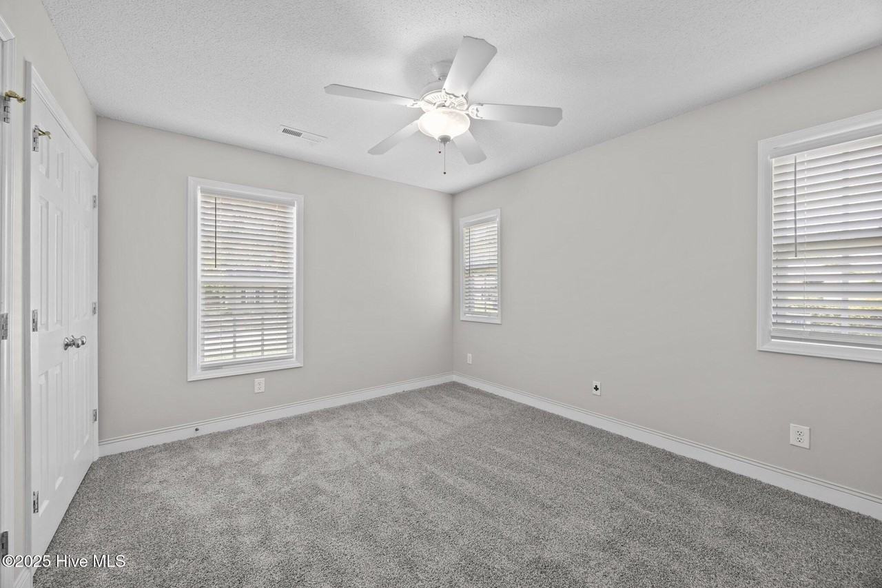 1207 Davenport St - Photo 6 of 11