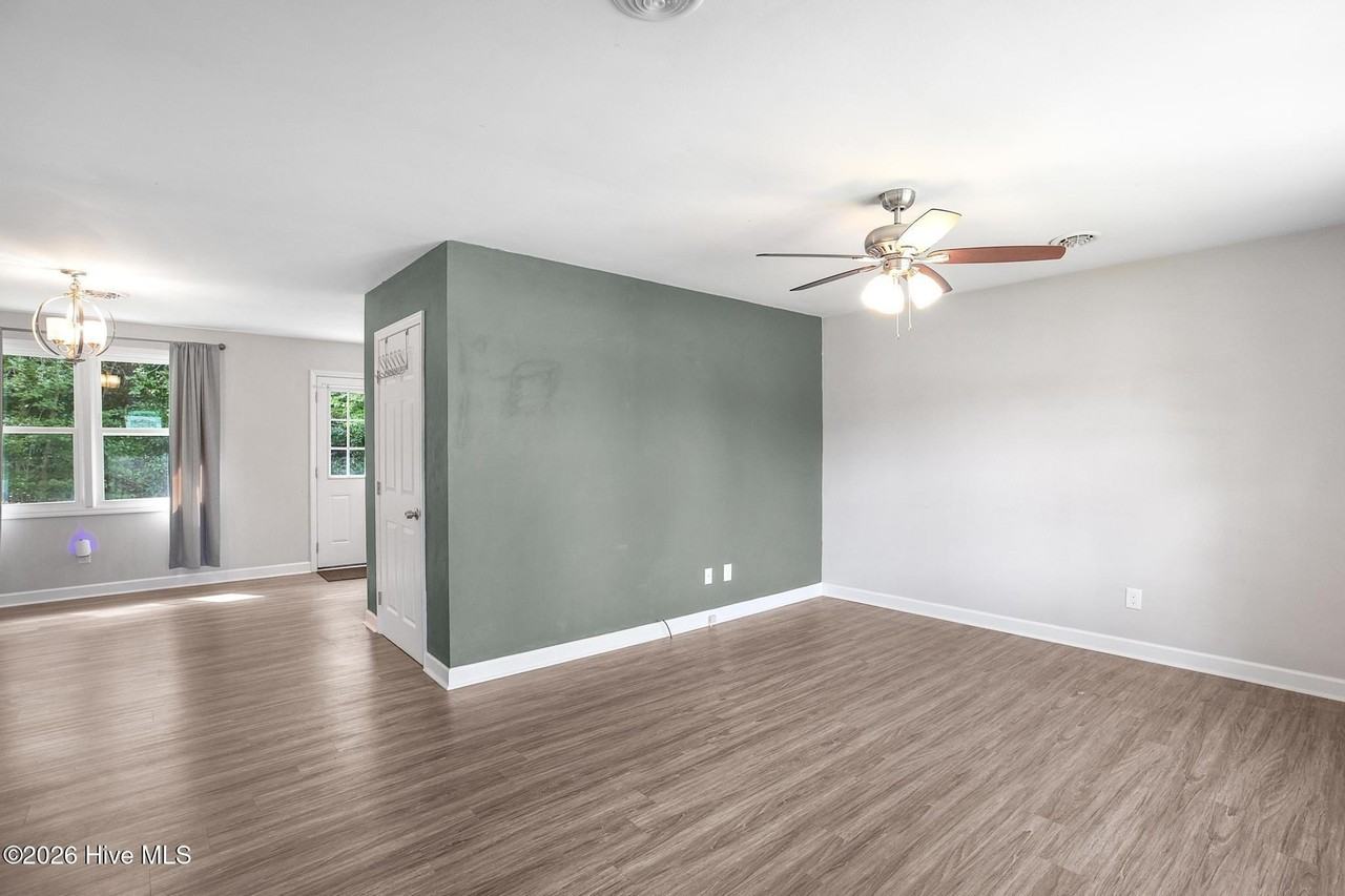 309 Cole Dr - Photo 4 of 22