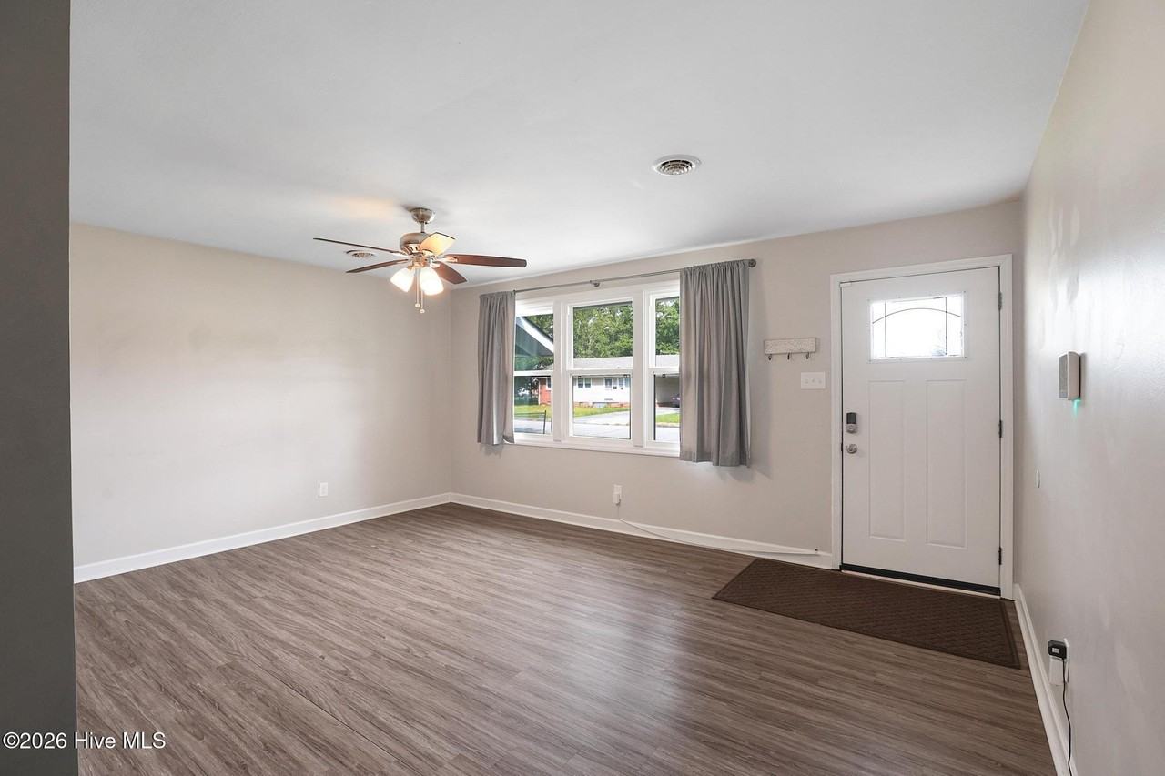 309 Cole Dr - Photo 6 of 22