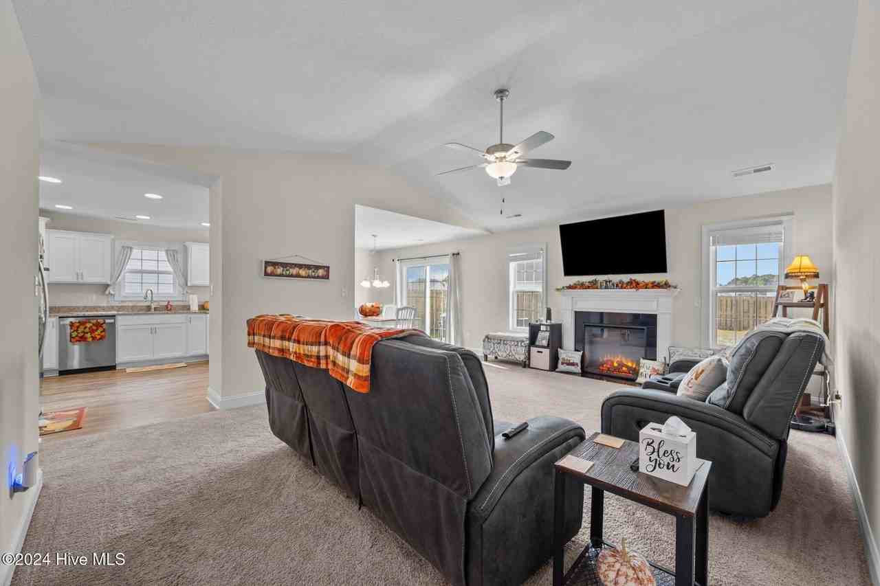 517 Indigo Johnston Dr - Photo 4 of 50