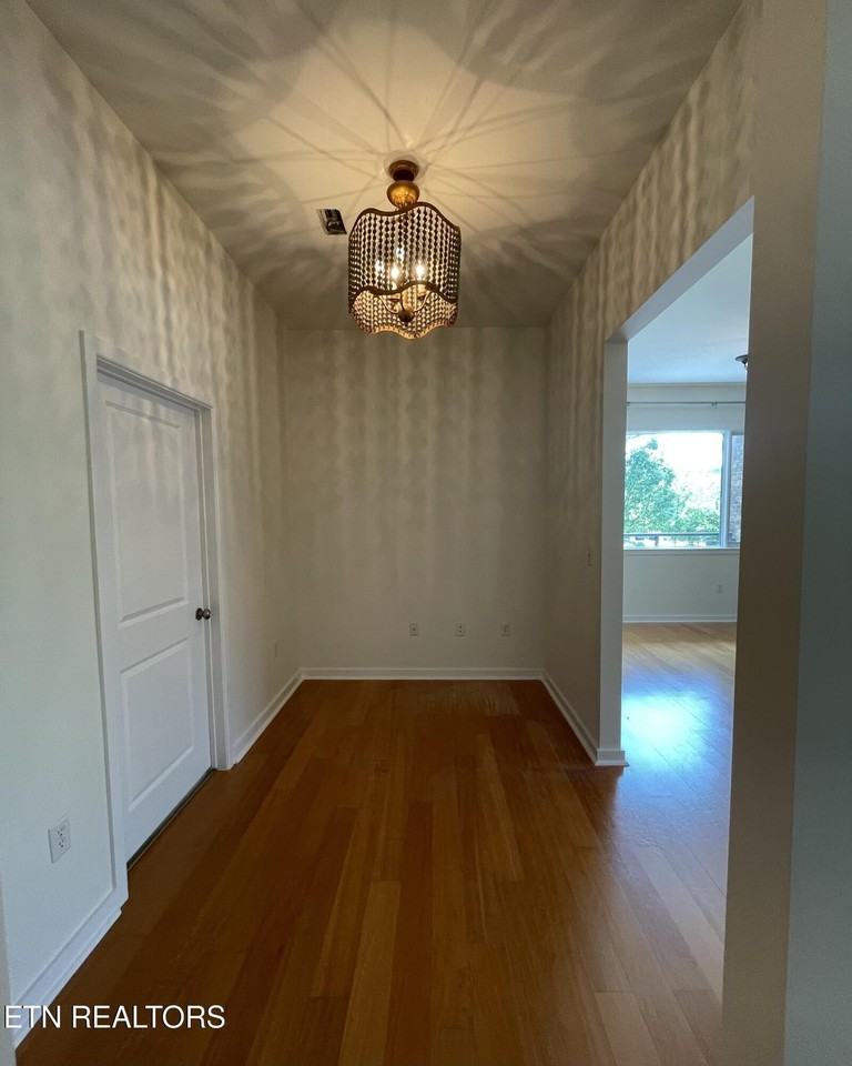 200 Manufacturers Rd Apt 245 #245 - Photo 4 of 6