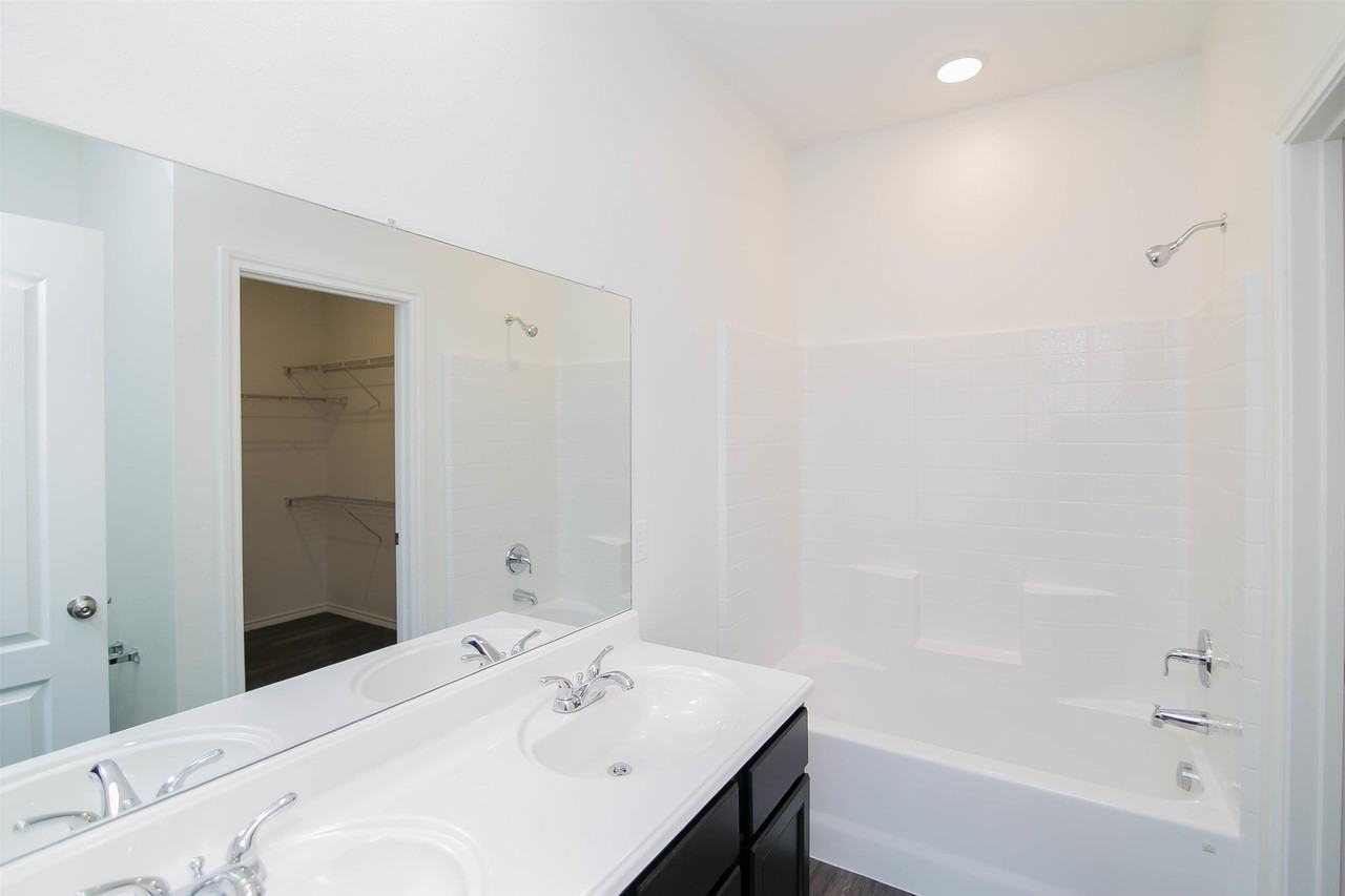 1142 Mission Creek Dr - Photo 7 of 17