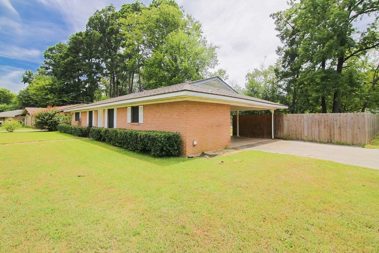 410 Thelma St - Photo 3 of 27