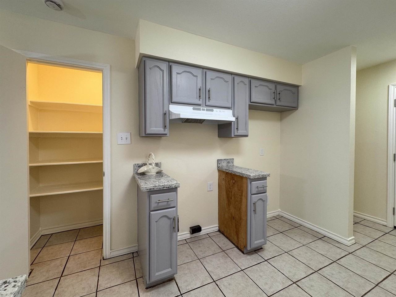 304 Anthony Ln - Photo 6 of 40