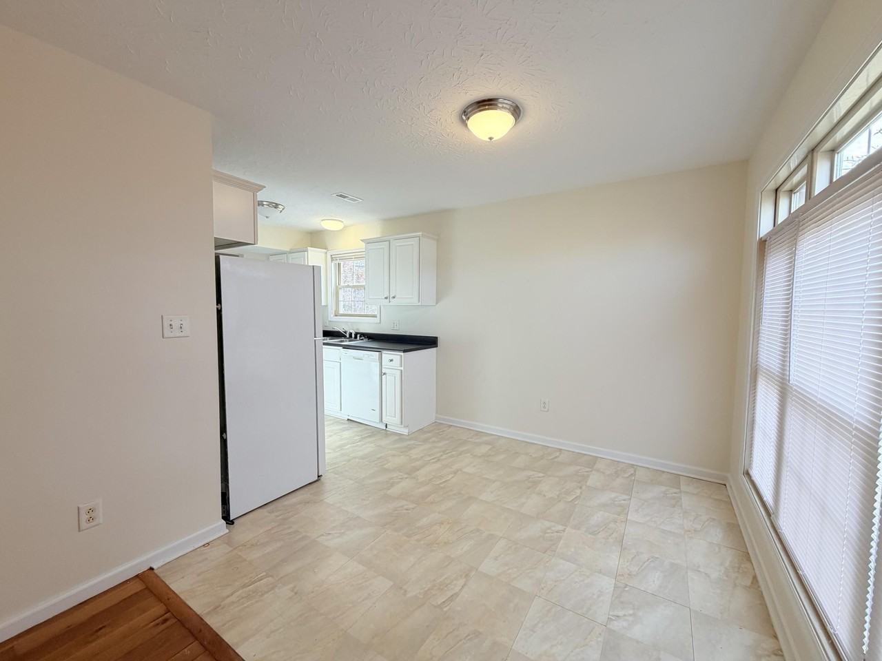 218 Wayne Dr Unit 2 #2 - Photo 4 of 13