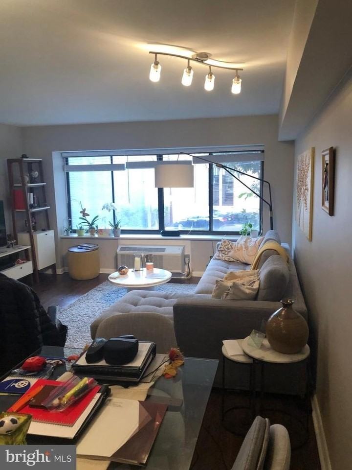 2405 I St Nw - Photo 6 of 22