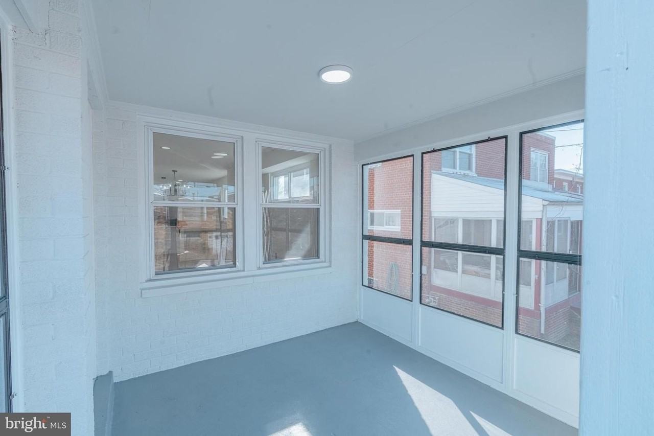 413 Kennedy St Ne - Photo 4 of 15