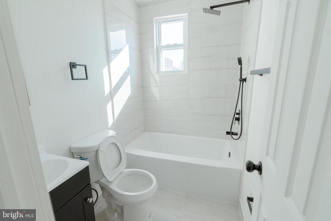 413 Kennedy St Ne - Photo 7 of 15