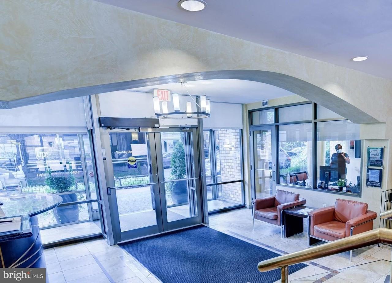 940 25th St Nw - Photo 2 of 22