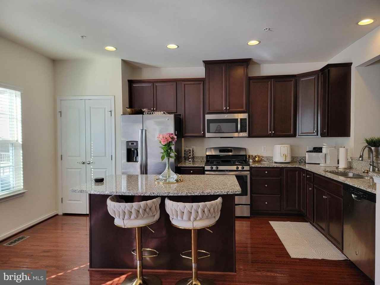 12347 Echo Hill Pl - Photo 4 of 34