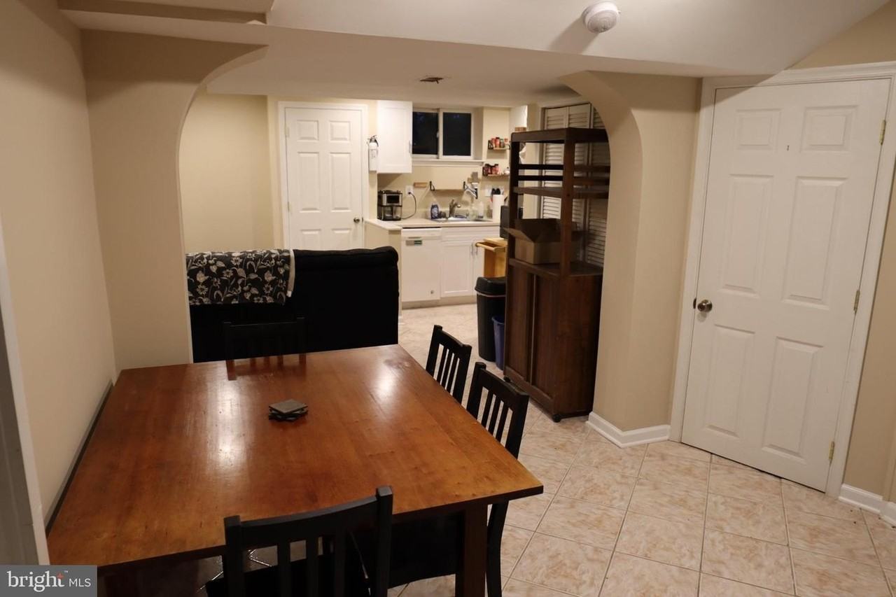 11202 Troy Rd - Photo 2 of 46