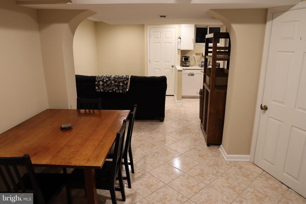 11202 Troy Rd - Photo 3 of 46