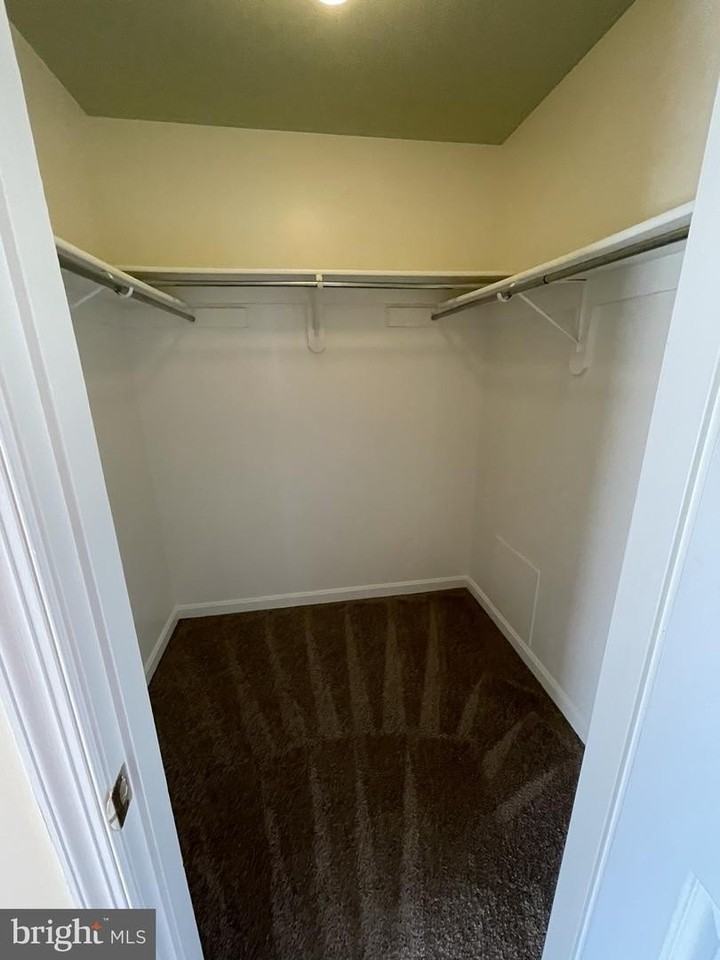 174 Kendrick Pl - Photo 7 of 13