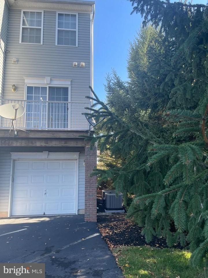 355 Harbour Blvd - Photo 3 of 14