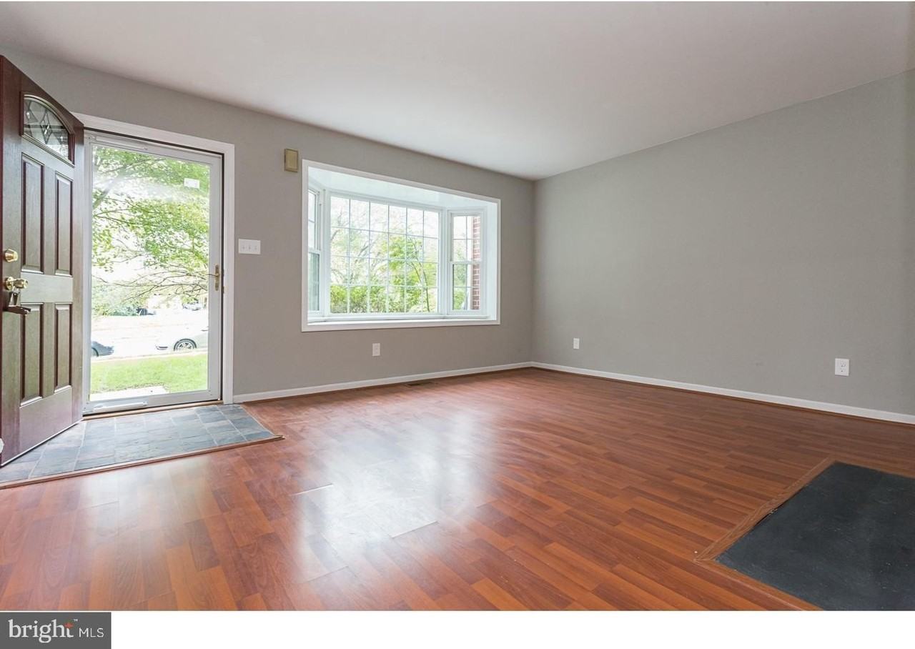 1264 Longford Rd - Photo 5 of 27