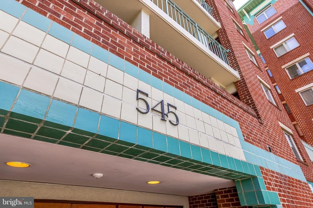 545 E Braddock Rd - Photo 4 of 42