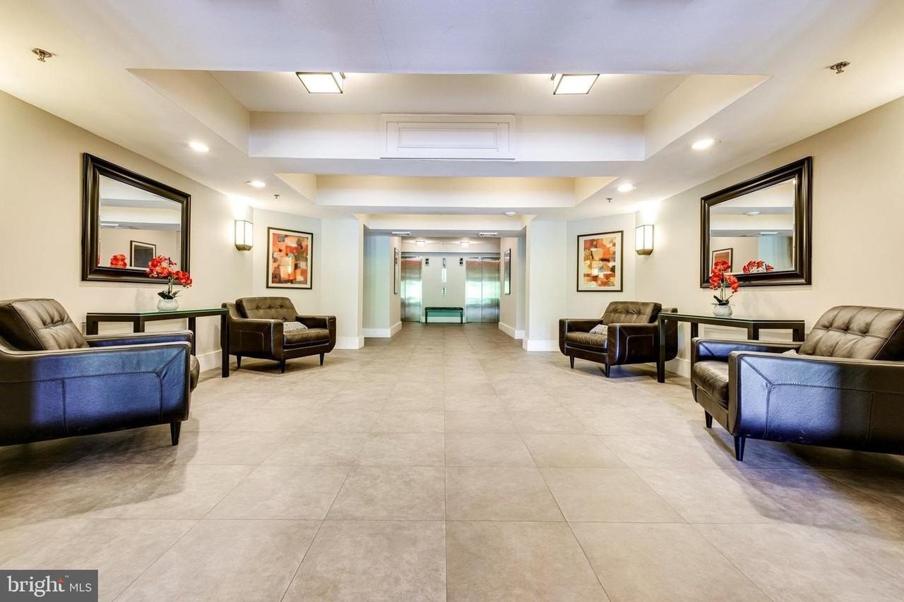 545 E Braddock Rd - Photo 5 of 42