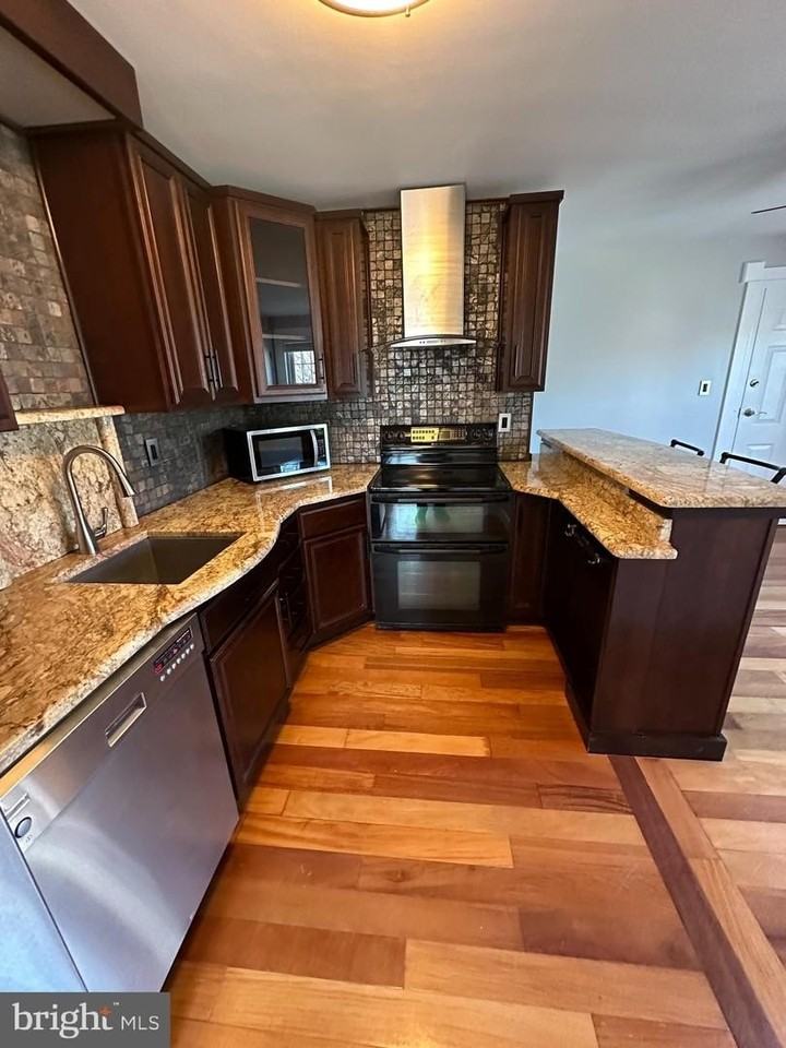 1800 Dewitt Ave - Photo 4 of 22