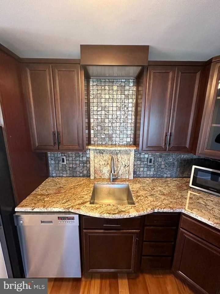 1800 Dewitt Ave - Photo 7 of 22