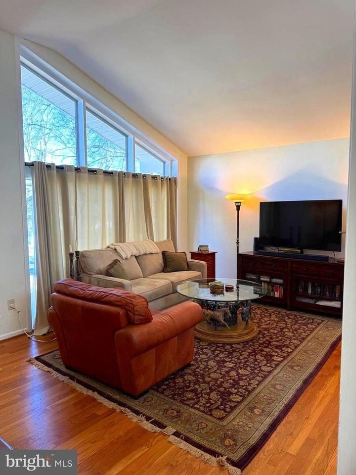 8507 Marquette St - Photo 4 of 17