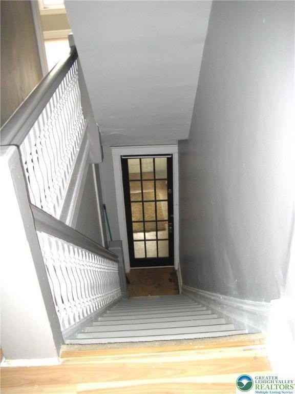 113 E Broad St - Photo 2 of 20