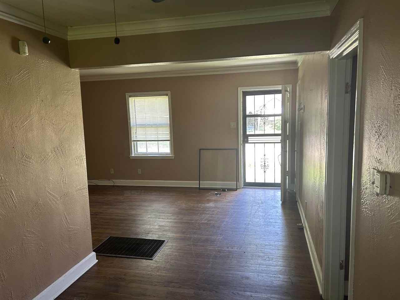 1051 Mount Vernon Rd - Photo 5 of 7