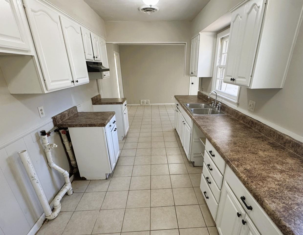 1019 Buckner St - Photo 7 of 16