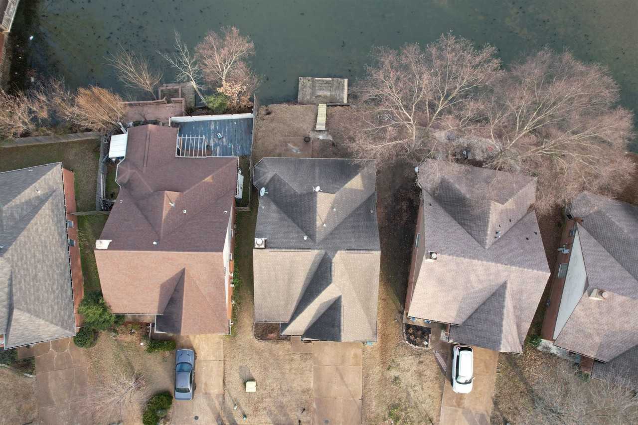 2256 Lake Springs Ln - Photo 3 of 40