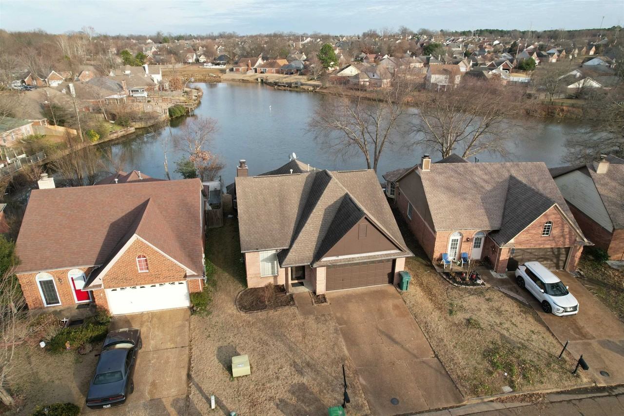 2256 Lake Springs Ln - Photo 6 of 40