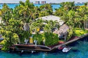 featured image of 7975 Biscayne Point Cir