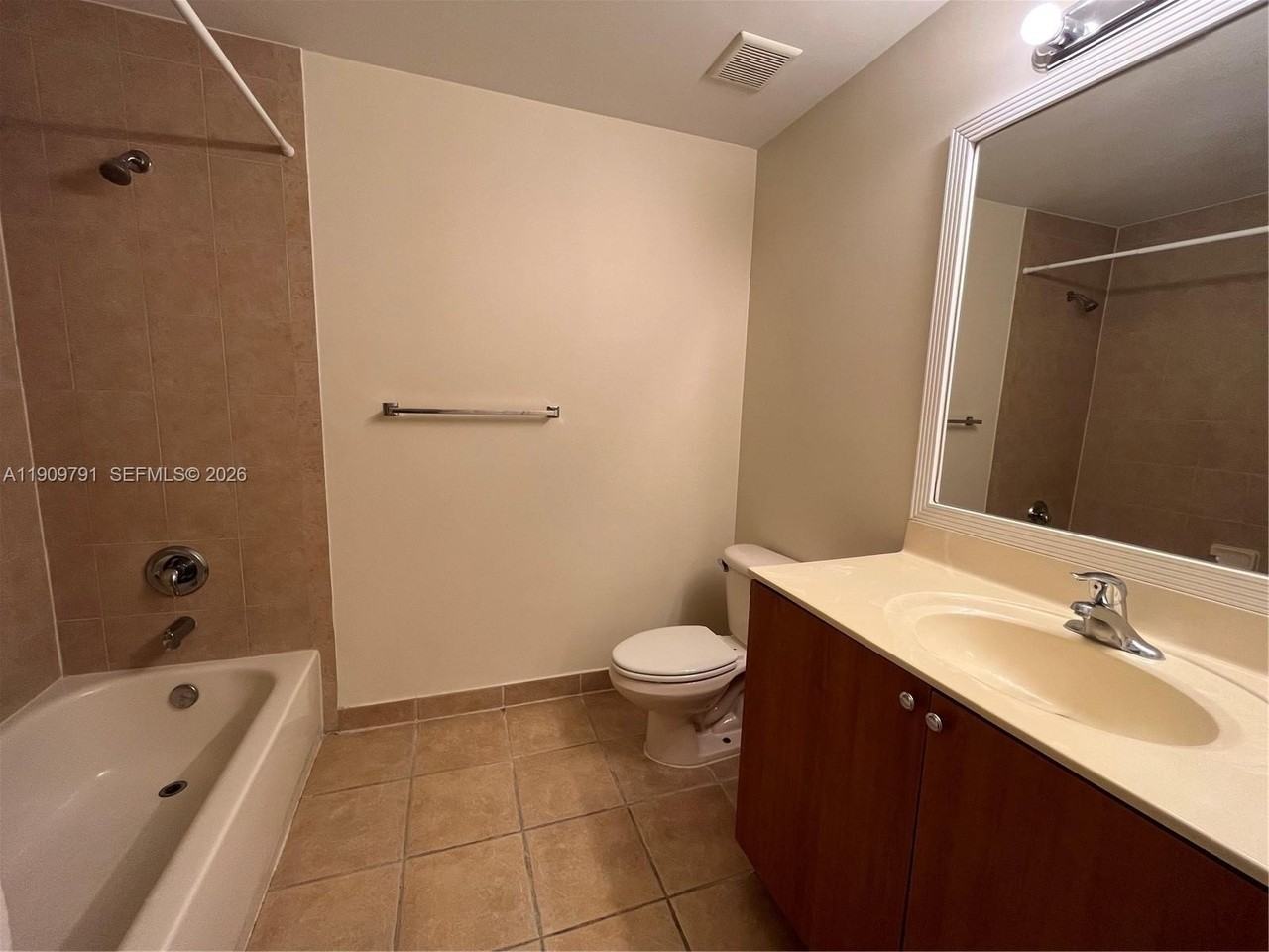 3416 Nw 14th Ct #3416 - Photo 4 of 9