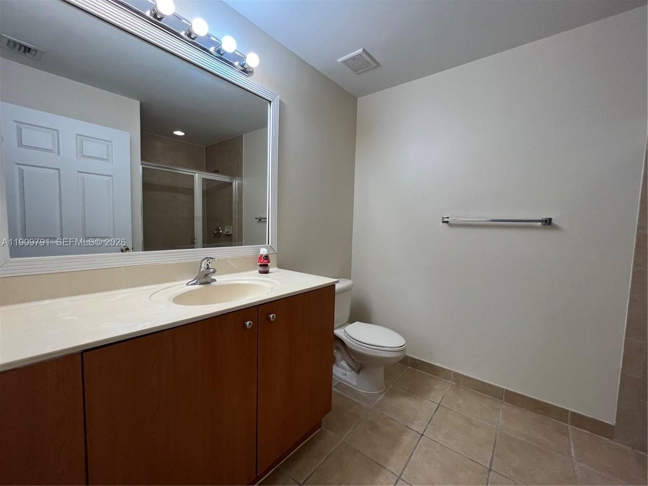 3416 Nw 14th Ct #3416 - Photo 6 of 9
