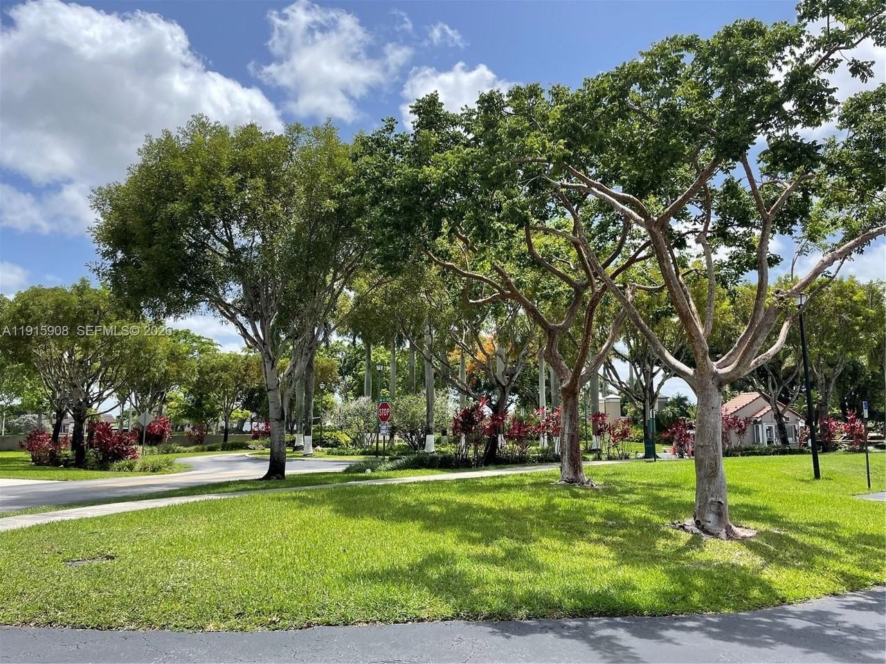 10159 Nw 43rd Ter - Photo 2 of 22