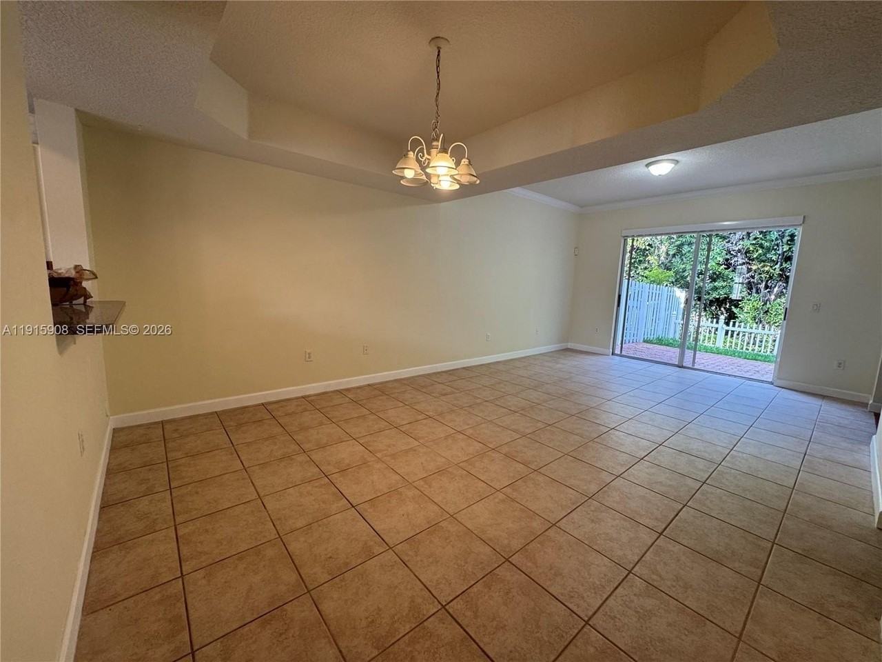 10159 Nw 43rd Ter - Photo 7 of 27