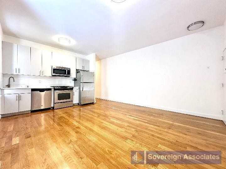 607 W 137th St - Photo 4 of 10