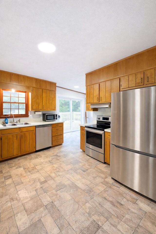 N Kingsley Dr - Photo 2 of 10