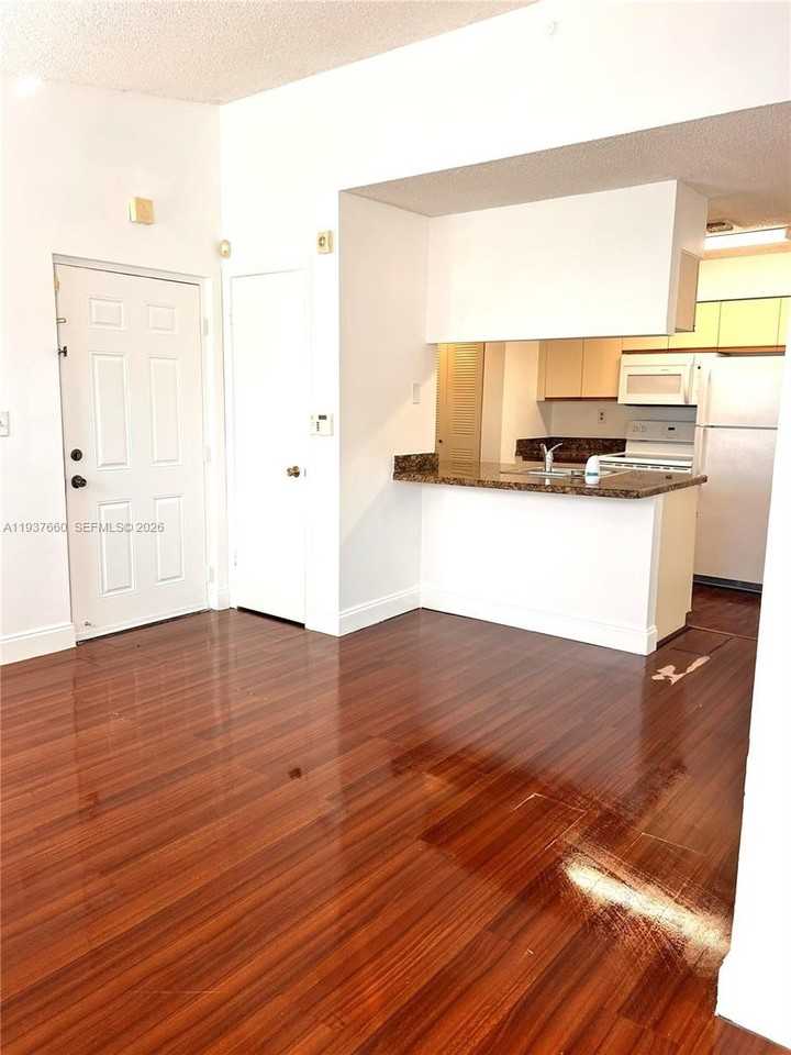 17500 Nw 67th Ct #P19