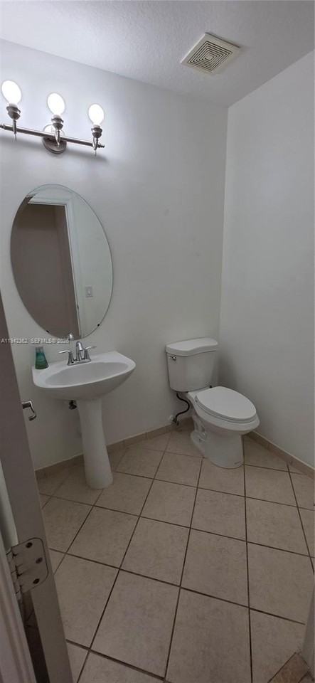 215 Ne 36th Avenue Rd - Photo 6 of 33