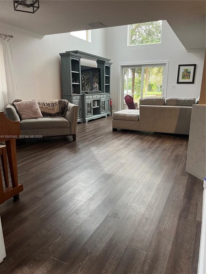 9875 Fairway Cove Ln #1 - Photo 4 of 13