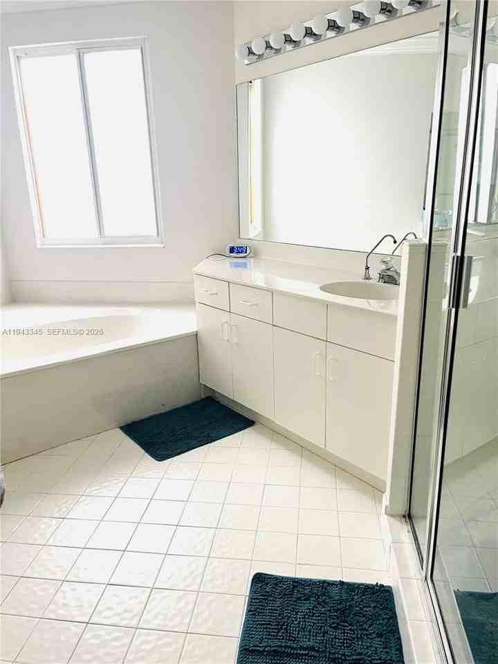 9875 Fairway Cove Ln #1 - Photo 7 of 20