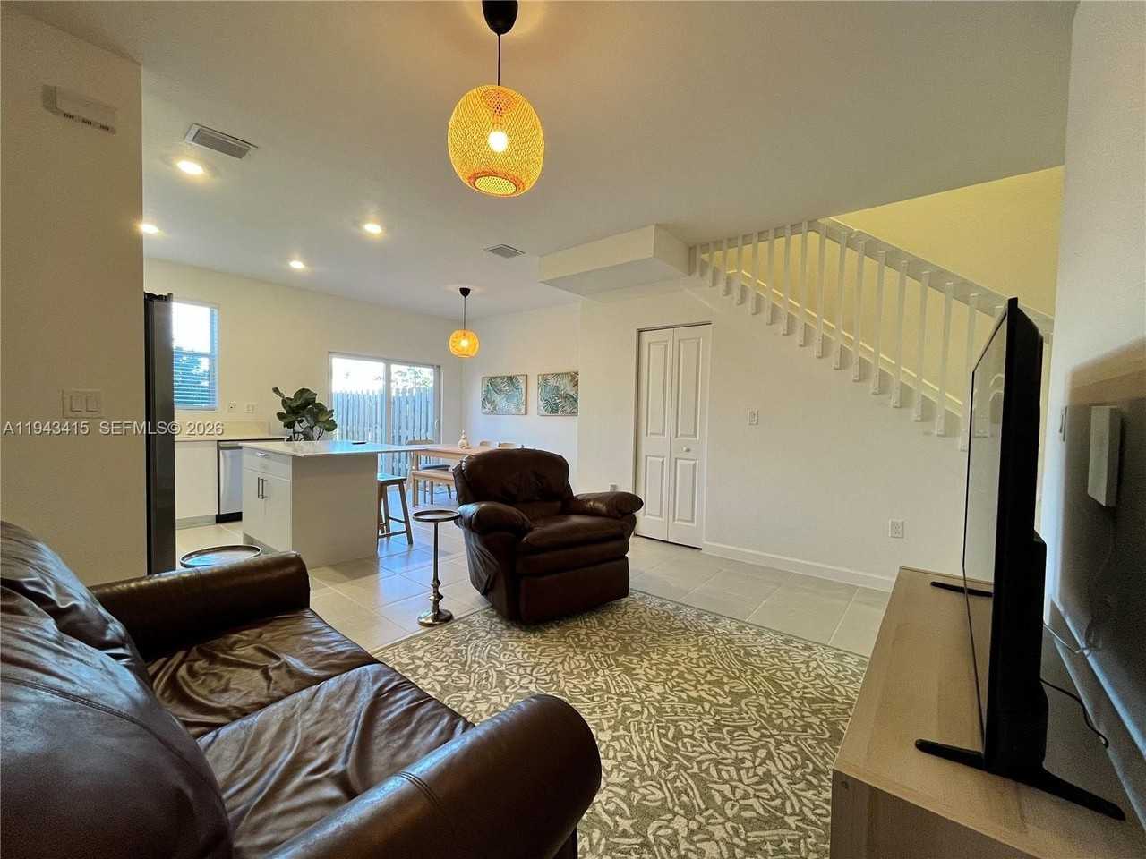 2627 Se 28th Dr - Photo 5 of 29