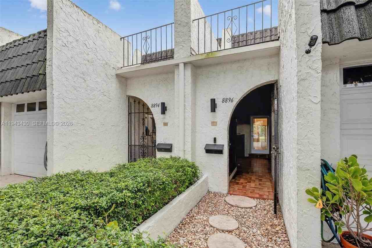 8896 Sw 62nd Ter #7G - Photo 5 of 48