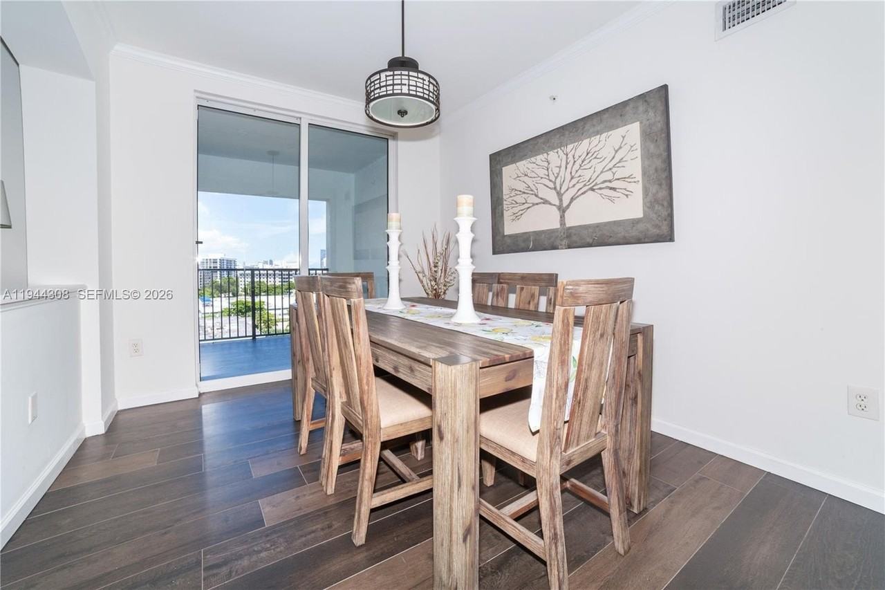 17150 N Bay Rd #2914 - Photo 6 of 50