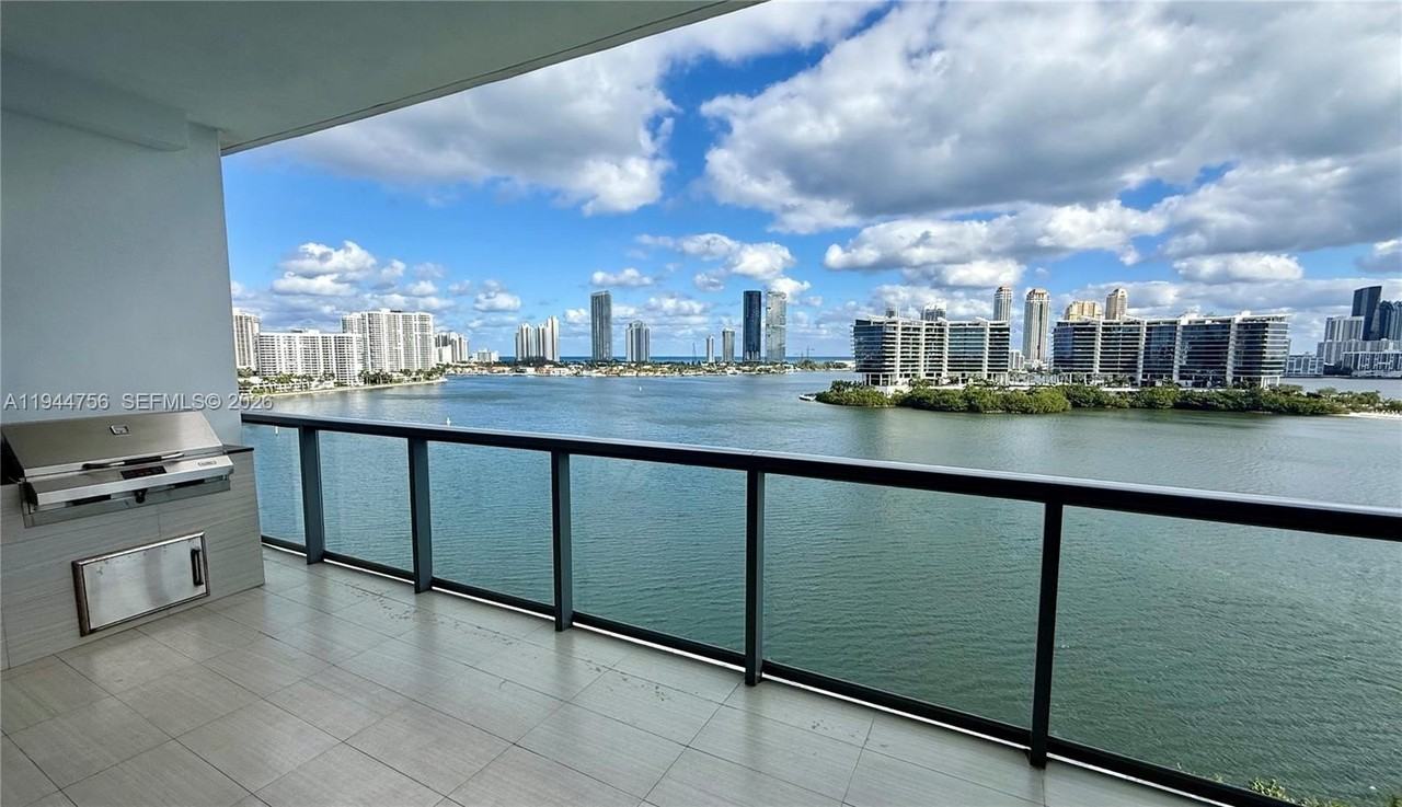 3300 Ne 188th St #917 - Photo 7 of 39