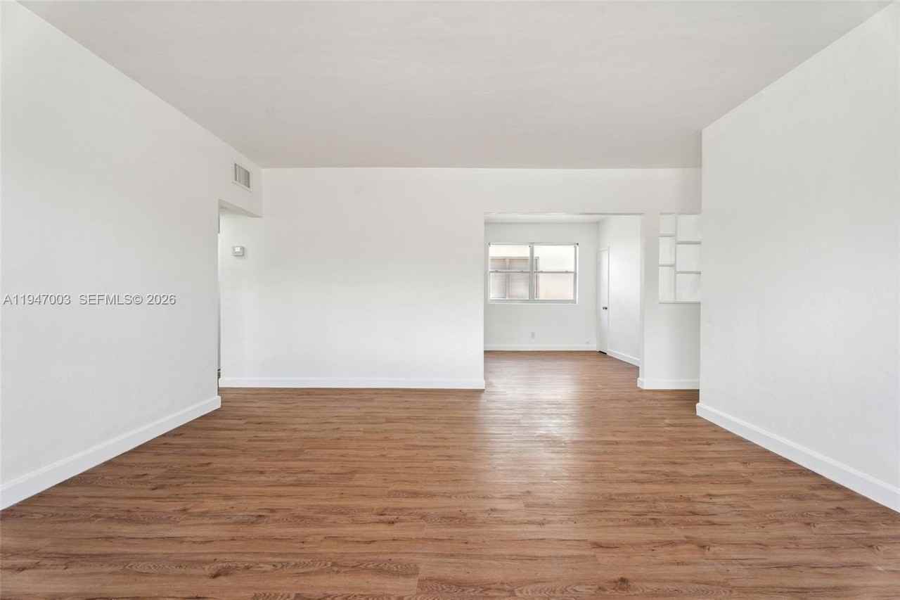 825 85th St #2 - Photo 3 of 11