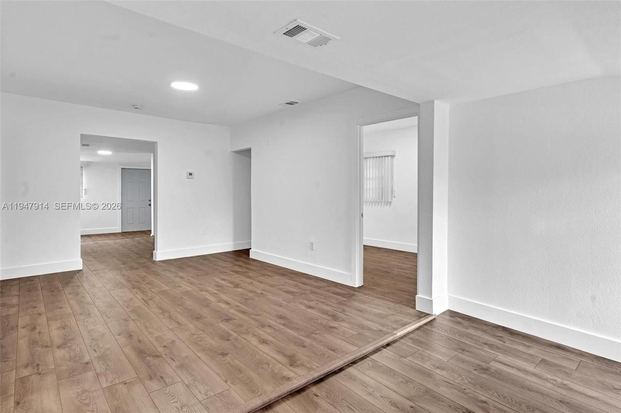 2636 Sw 29th Ct - Photo 2 of 33