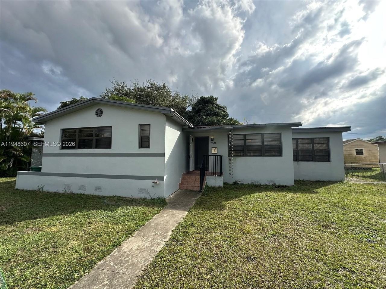 7860 Sw 16th St - Photo 2 of 32