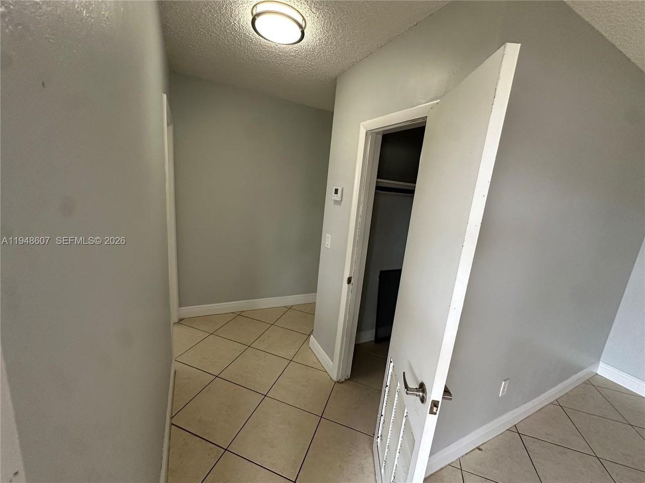 7860 Sw 16th St - Photo 7 of 32