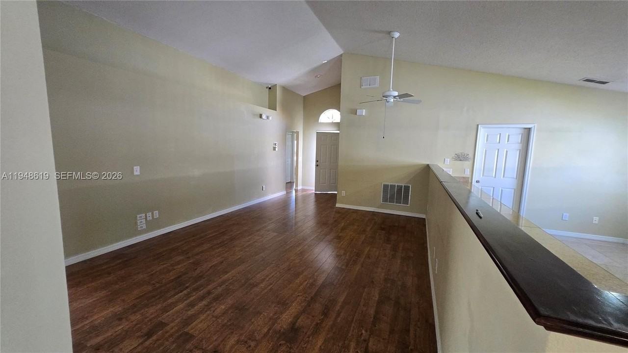 180 Laurel Ridge Pass - Photo 2 of 20